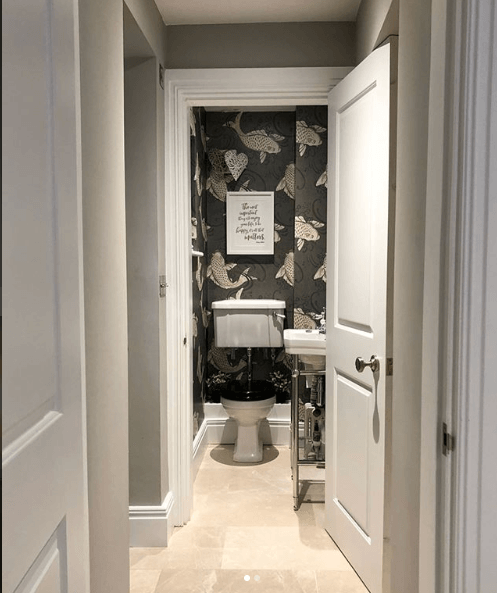 Colonial skirting and architrave in bathroom
